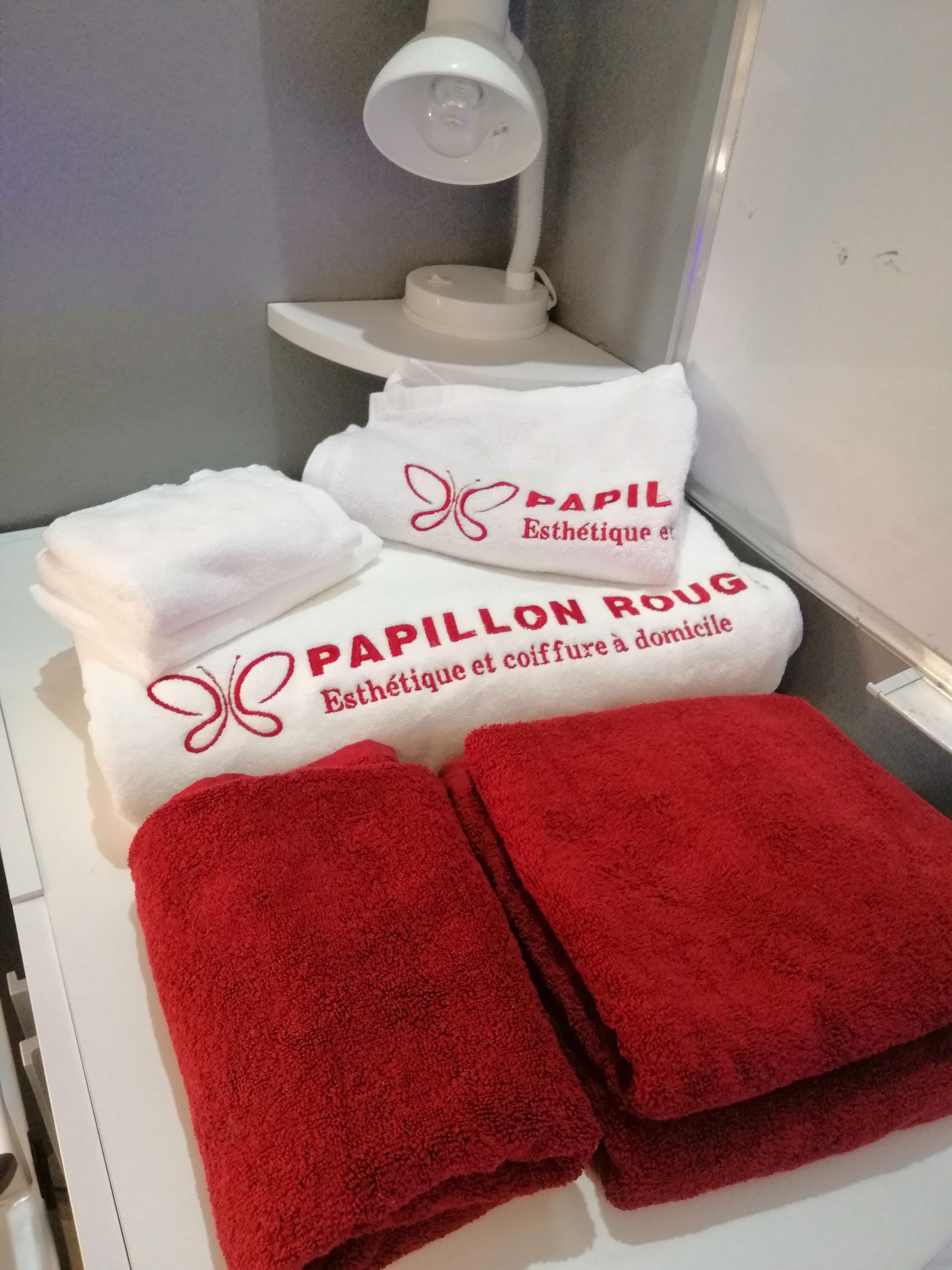 PAPILLON ROUGE — 2